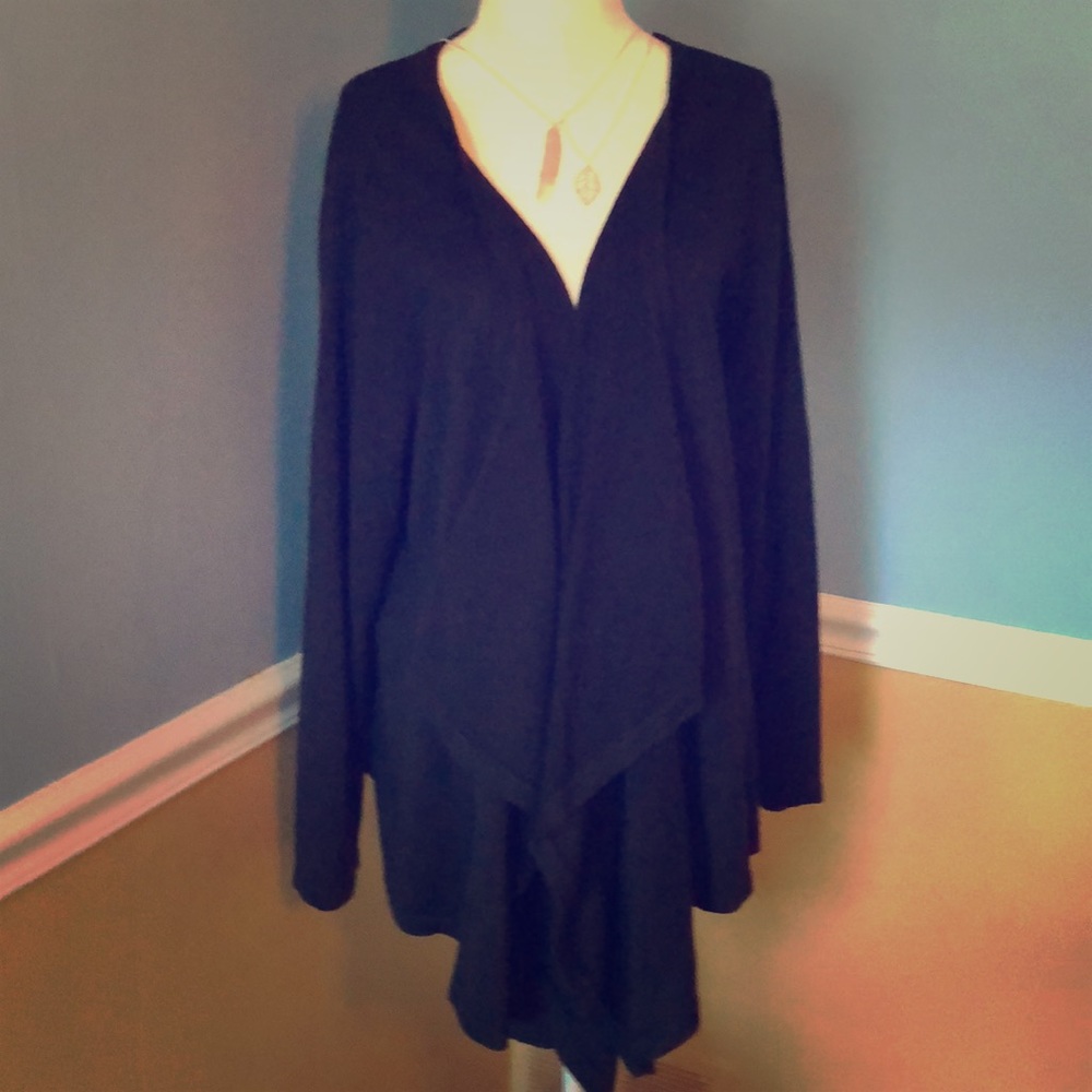 NWOT Women’s Sweater Shawl